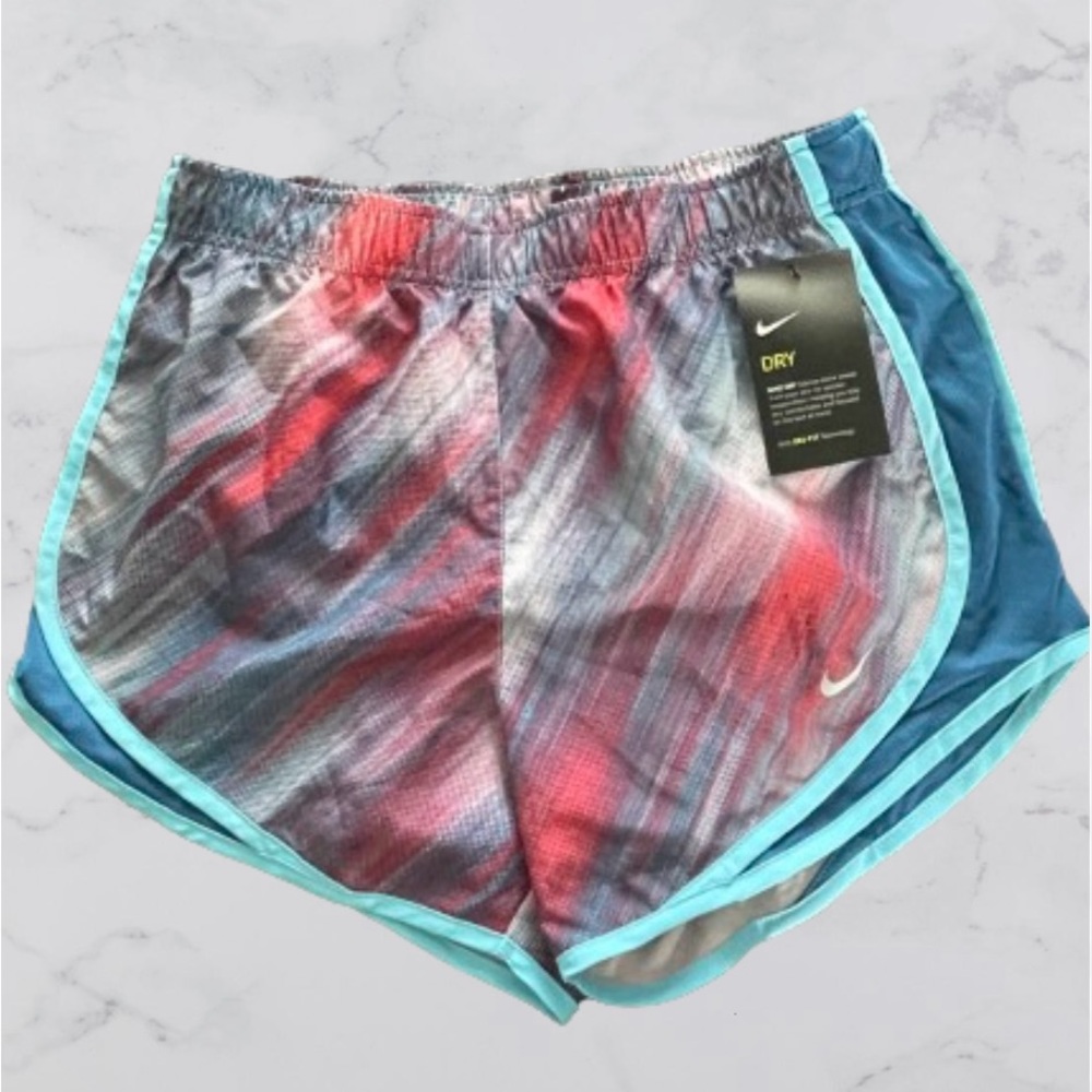 Nike Women’s Running Shorts Size Small NWT